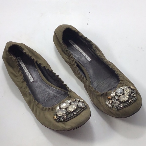 VERA WANG LAVENDER Millie Jewel Olive Suede Flat 7. - Picture 1 of 11